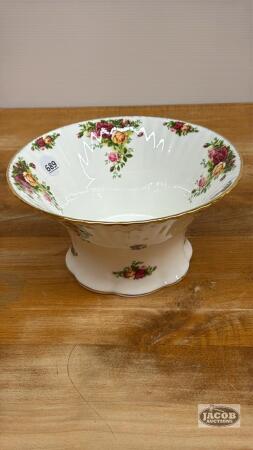 ROYAL ALBERT "OLD COUNTRY ROSES" 9.5IN SERVING BOWL