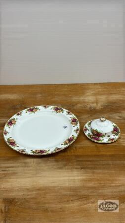 ROYAL ALBERT "OLD COUNTRY ROSES" LOT