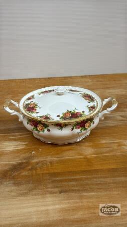ROYAL ALBERT "OLD COUNTRY ROSES" LOT