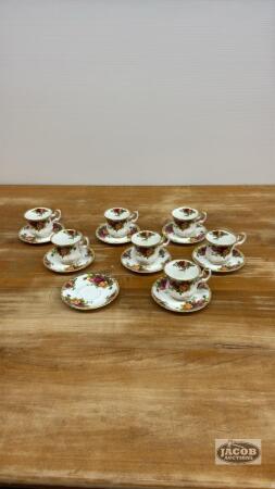 ROYAL ALBERT "OLD COUNTRY ROSES" PATTERN SET