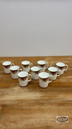 ROYAL ALBERT "OLD COUNTRY ROSES" PATTERN SET