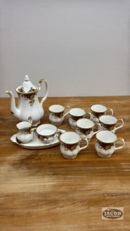 ROYAL ALBERT "OLD COUNTRY ROSES" PATTERN SET
