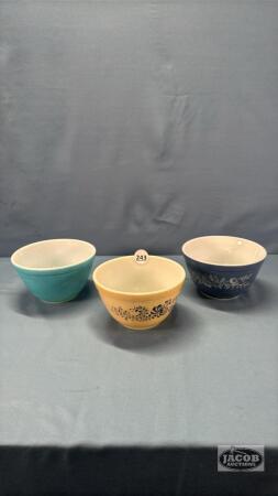 (3) 750ML PYREX MIXING BOWLS