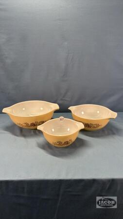 SET OF 3 PYREX MIXING BOWLS