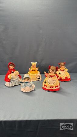 (5) FIGURINES