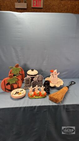 ASSORTED HALLOWEEN DECORATION LOT