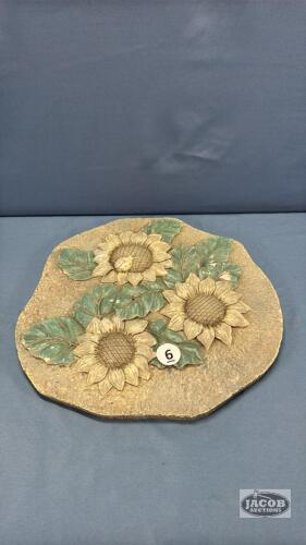 FLOWERED GARDEN STONE