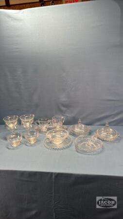 QUANTITY OF GLASSWARE