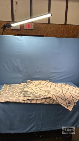 (8) 20IN X 31.5IN FLOOR MATS