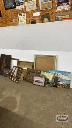ASSORTED LOT OF PICTURE FRAMES