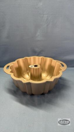 15 CUP BUNDT PAN
