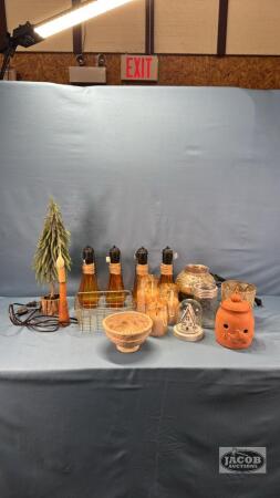 ASSORTED LOT OF CANDLES & (4) HANGING SOLAR LIGHTS