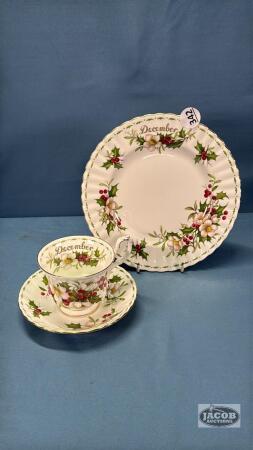 ROYAL ALBERT "CHRISTMAS ROSE"