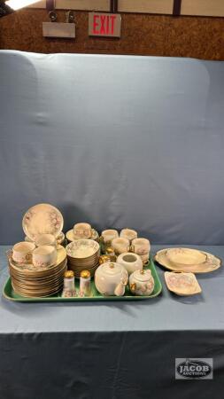 HAND PAINTED SET OF DISHES IN FLORAL PATTERN