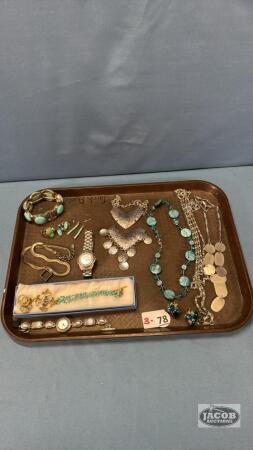 TRAY LOT OF JEWELLERY