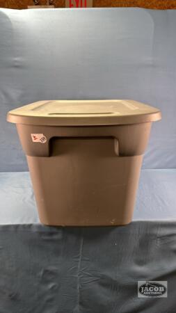 STERILITE 68L TOTE WITH LID