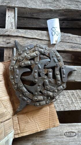 BOX OF ASSORTED ROLLER CHAIN AND HOSE