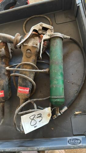 (2) GREASE GUNS ONE IS PISTOL GRIP AND (2) METABO ANGLE GRINDERS AS IS