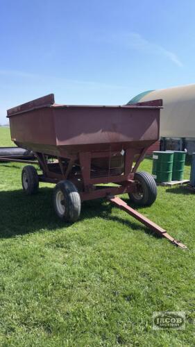 APPROX. 200 BUSHEL AERATION GRAVITY BOX