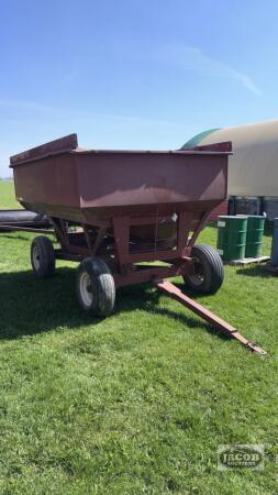 APPROX. 200 BUSHEL AERATION GRAVITY BOX