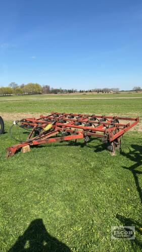 INTERNATIONAL 13FT CULTIVATOR