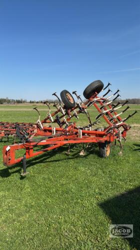 WIL-RICH 21FT CULTIVATOR