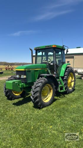 JOHN DEERE 7210 MFWD TRACTOR