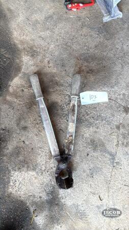 SET OF HOOF TRIMMERS