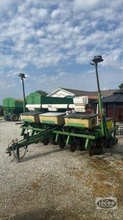 JOHN DEERE 1750 CONSERVATION SIX ROW PLANTER