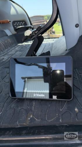 TRIMBLE GFX-350 GPS DISPLAY