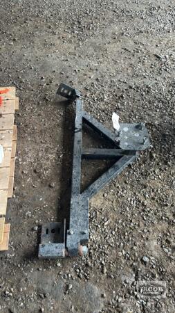 TOW BAR
