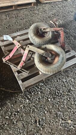 PAIR OF GAUGE WHEELS