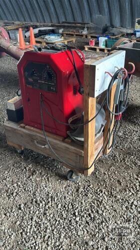 LINCOLN AC/DC ARC WELDER
