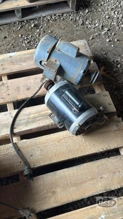 PAIR OF ELECTRIC MOTORS