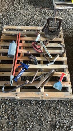 A LOT OF MISCELLANEOUS TOOLS
