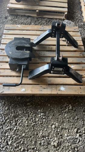 15,000 POUND FIFTH WHEEL HITCH