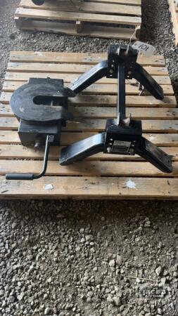 15,000 POUND FIFTH WHEEL HITCH