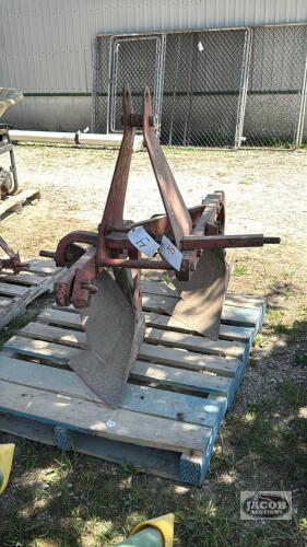 DEARBORN 2 X 12 TWO FURROW 3PTH PLOW