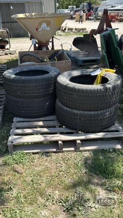 SET OF(4)BRIDGESTONE BLIZZAK LM-25 TIRES 255/60R17