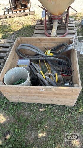 SKID OF ASSORTED JOHN DEERE COMBINE PARTS