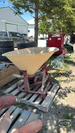 VICON 3PTH FERTILIZER SPREADER