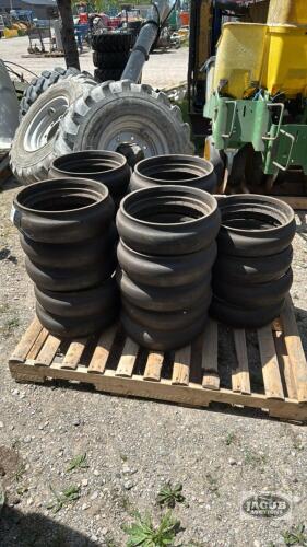 (24) 4.5X16 GAUGE WHEELS OFF KINZIE PLANTER