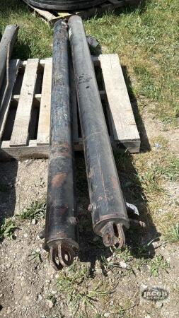 (2) HYDRAULIC CYLINDERS