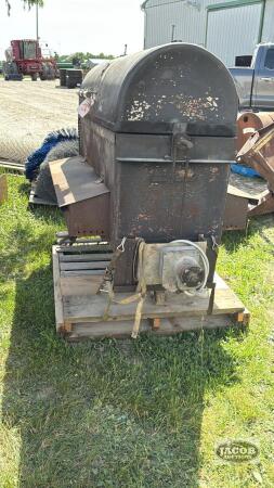 PIG ROASTER