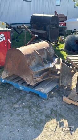 44IN TILT DITCHING BUCKET
