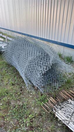 ROLL OF GALVANIZED CHAIN LINK FENCE