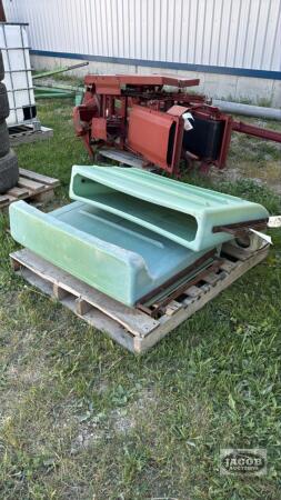(2) PRARIE PRIDE 36IN WIDE POLY PIG FEEDERS