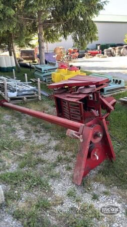 NEW HOLLAND 70 BALE THROWER