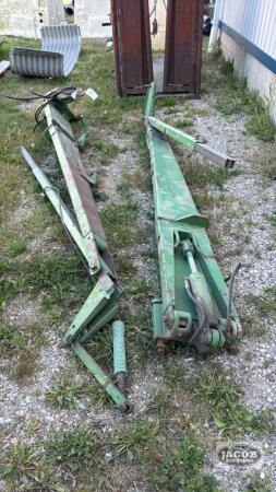 (2) JOHN DEERE 7200 PLANTER MARKERS
