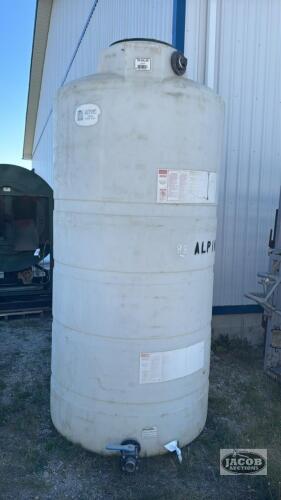 750 GALLON POLY TANK